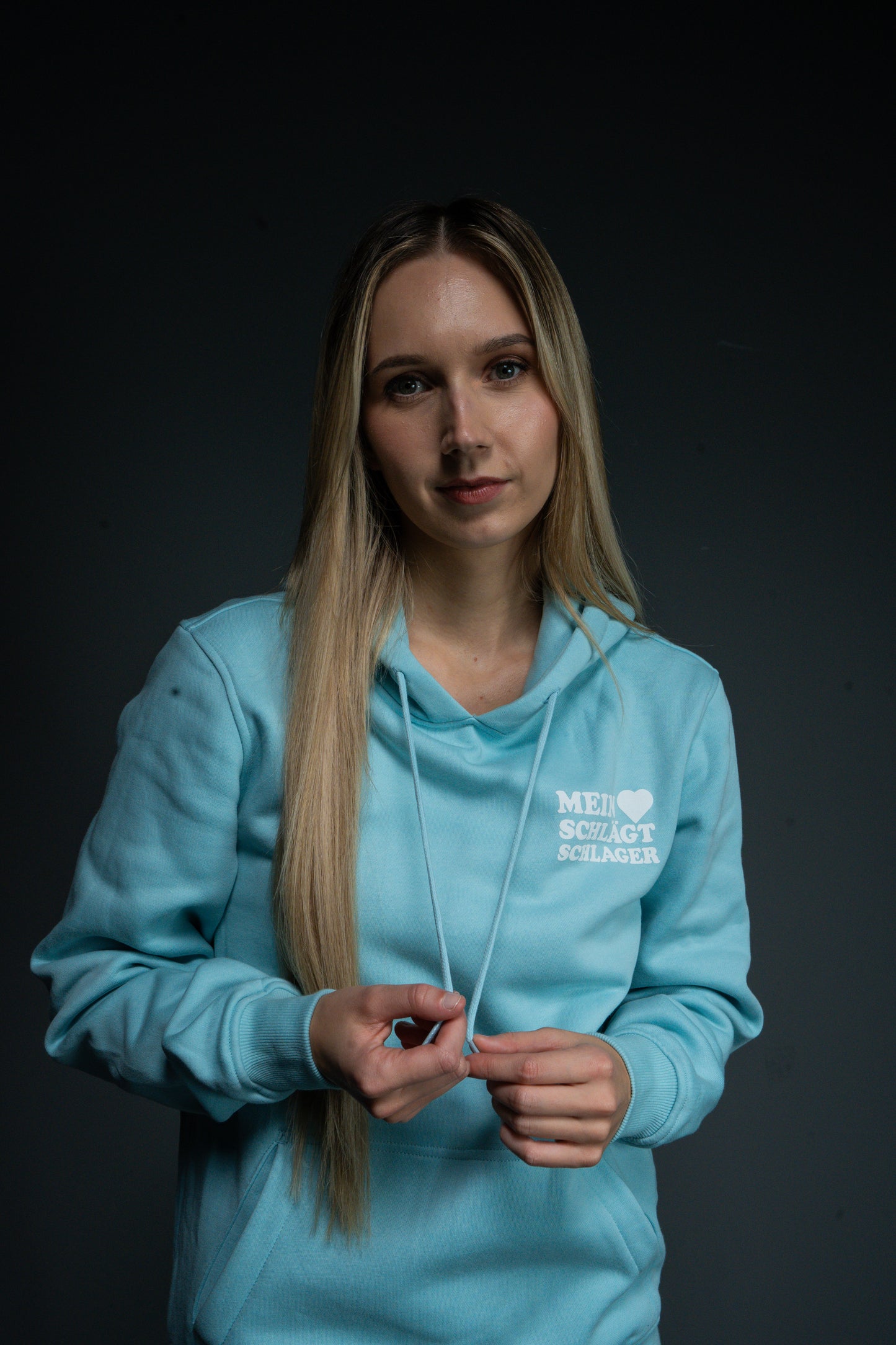 Schlager Logo Hoodie Blau mit kleinem Logo