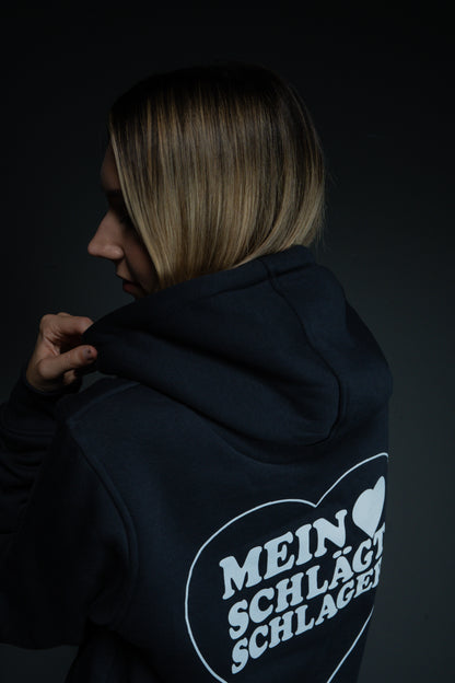 Schlager Herz Hoodie Schwarz mit Rückenprint