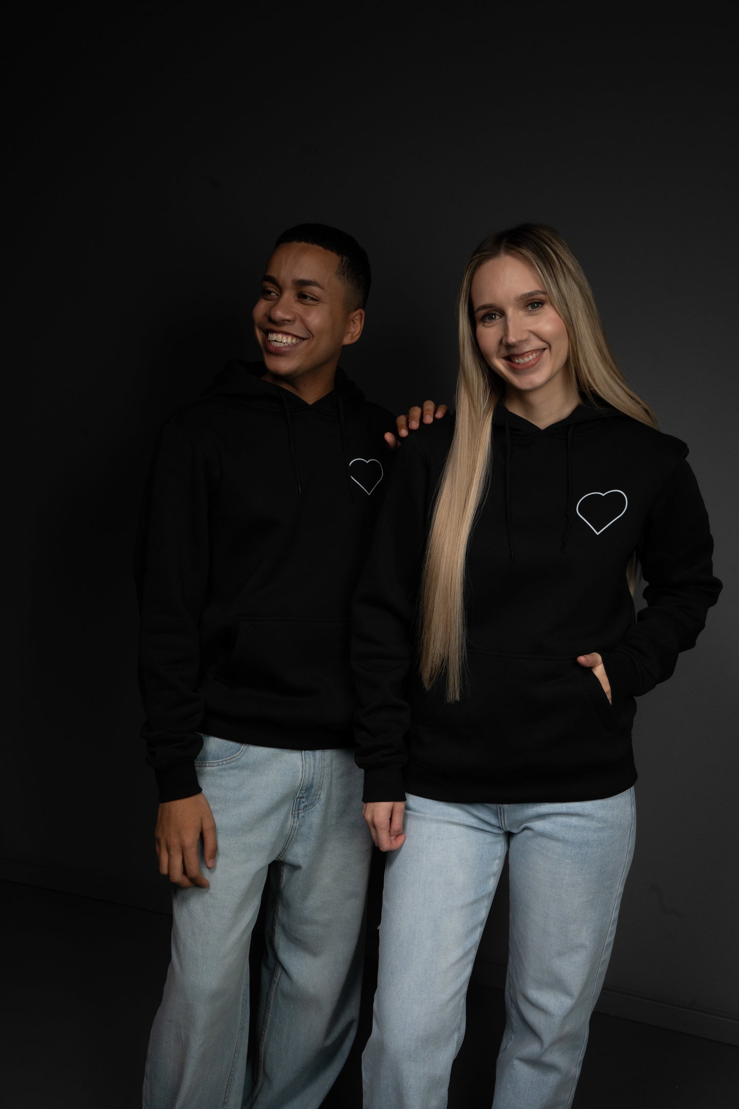 Schlager Herz Hoodie Schwarz mit Rückenprint